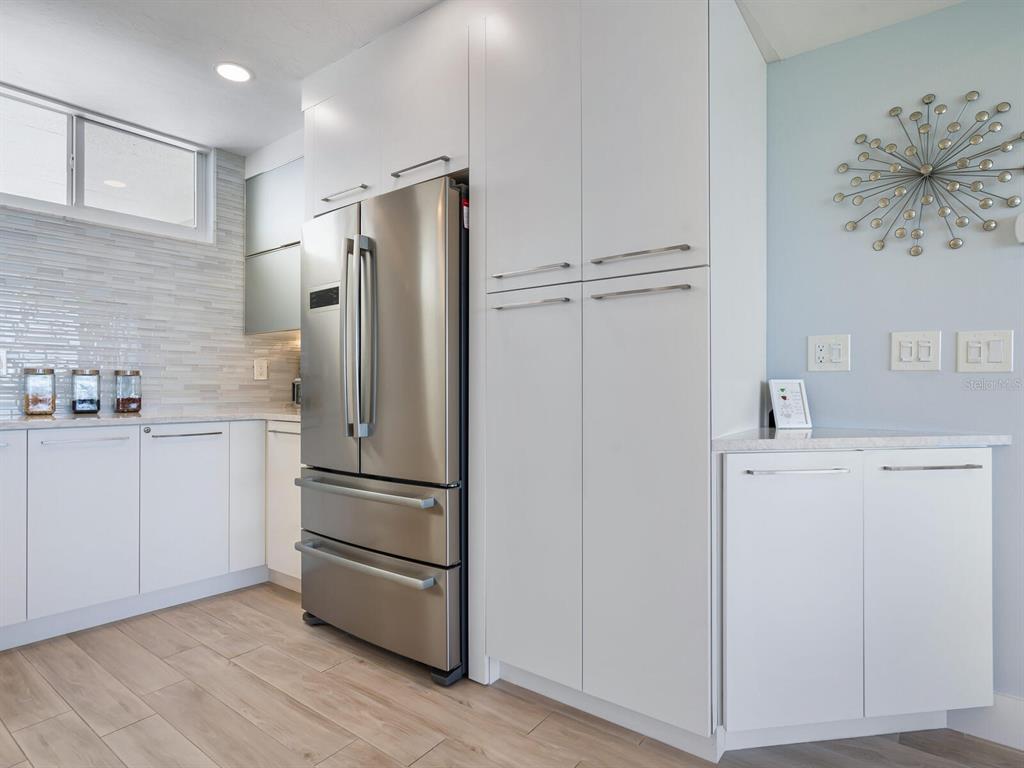 100 Sands Point Road, Unit 305 Longboat Key, FL 34228 - Photo 16 of 65 Gallery Image 16