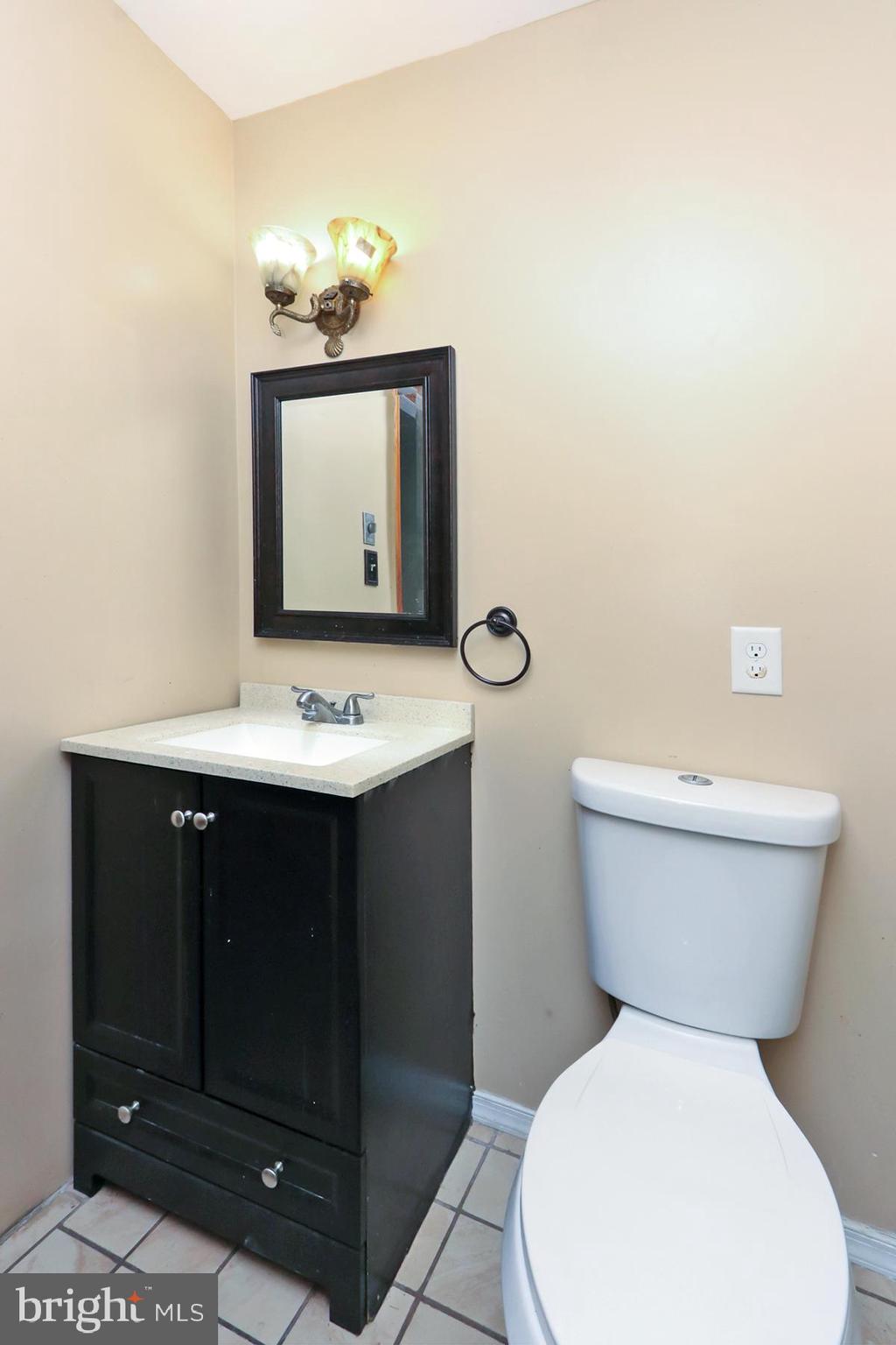 954 South Main Road Vineland, NJ 08360 - Photo 34 of 42 1/2 Bath