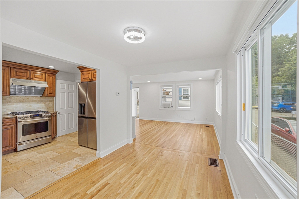54 A Bay State Road Quincy, MA 02171 - Photo 10 of 38