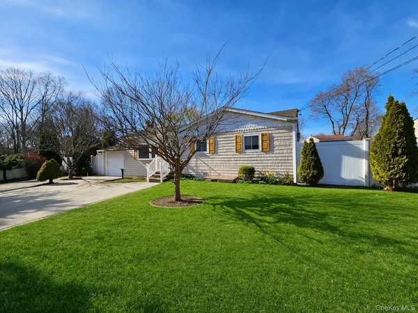 $3,500 | 56 Applegate Drive, Central Islip, NY 11722