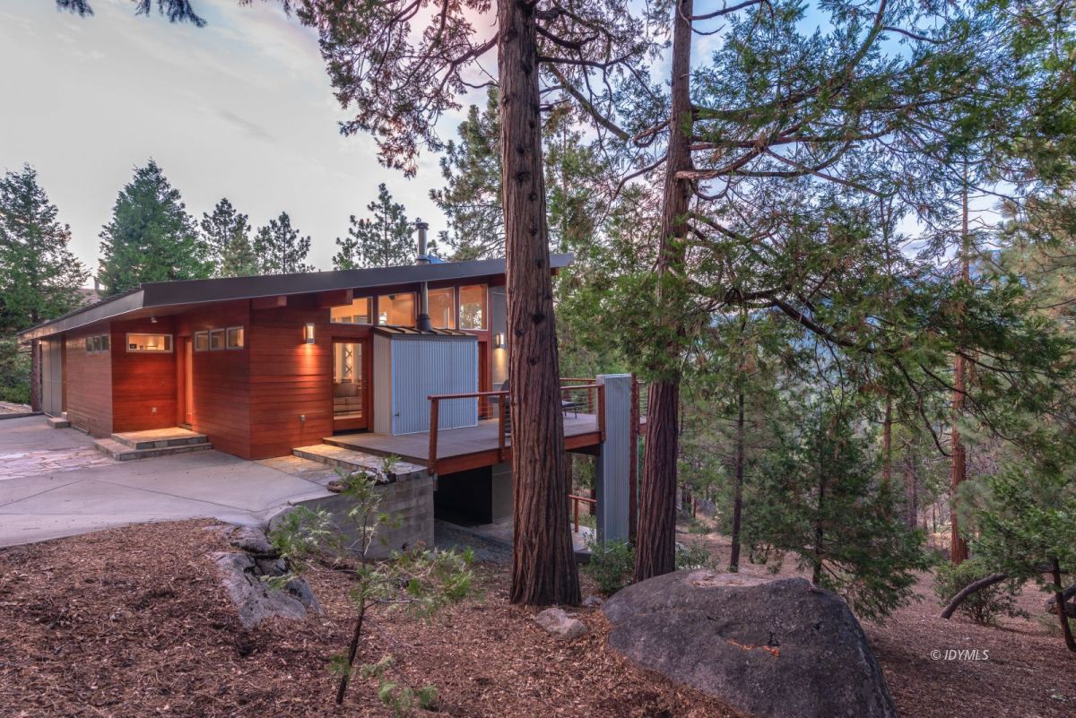 52522 Double View Drive Idyllwild, CA 92549 - Photo 65 of 72 a view of a house with backyard and trees