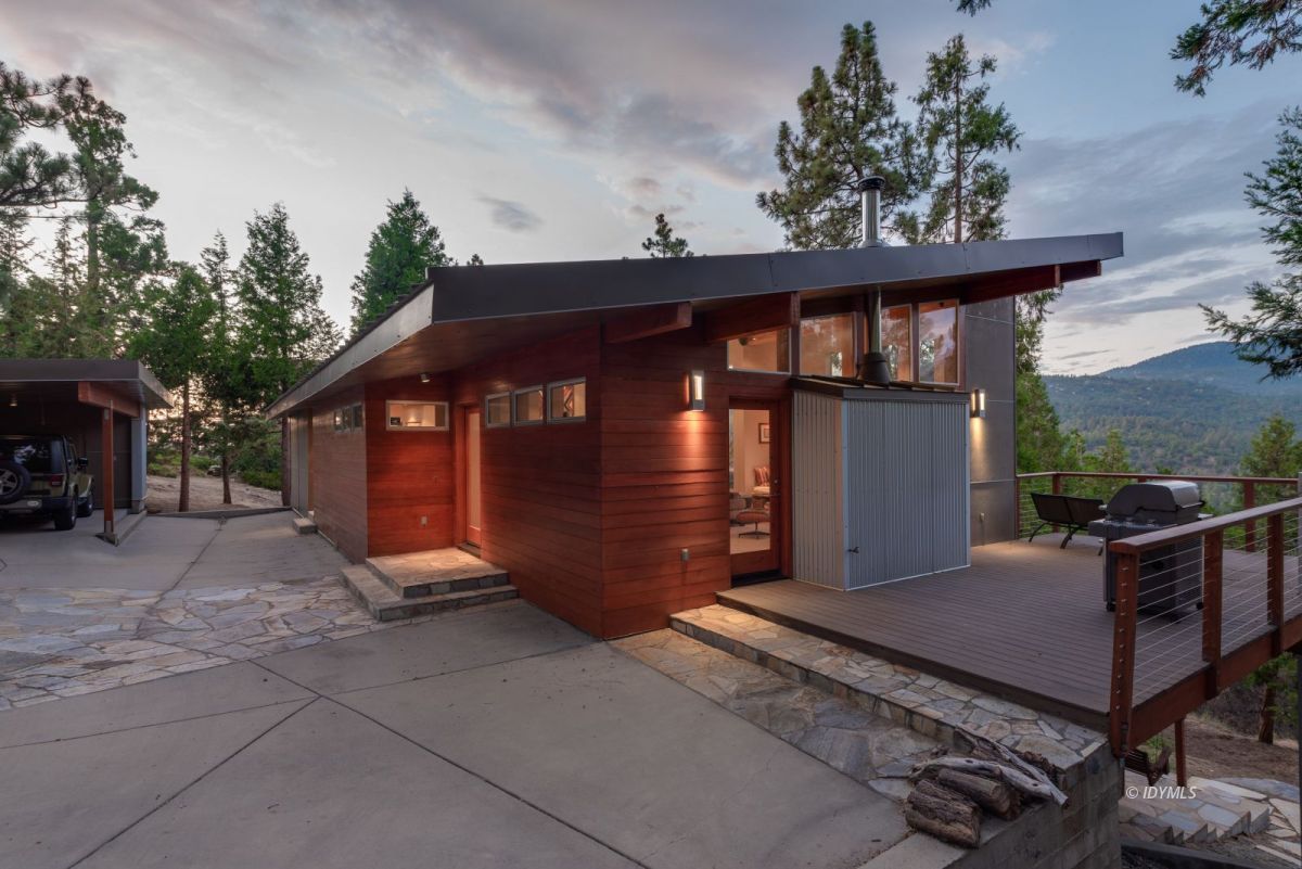 52522 Double View Drive Idyllwild, CA 92549 - Photo 66 of 72 a front view of a house with a yard