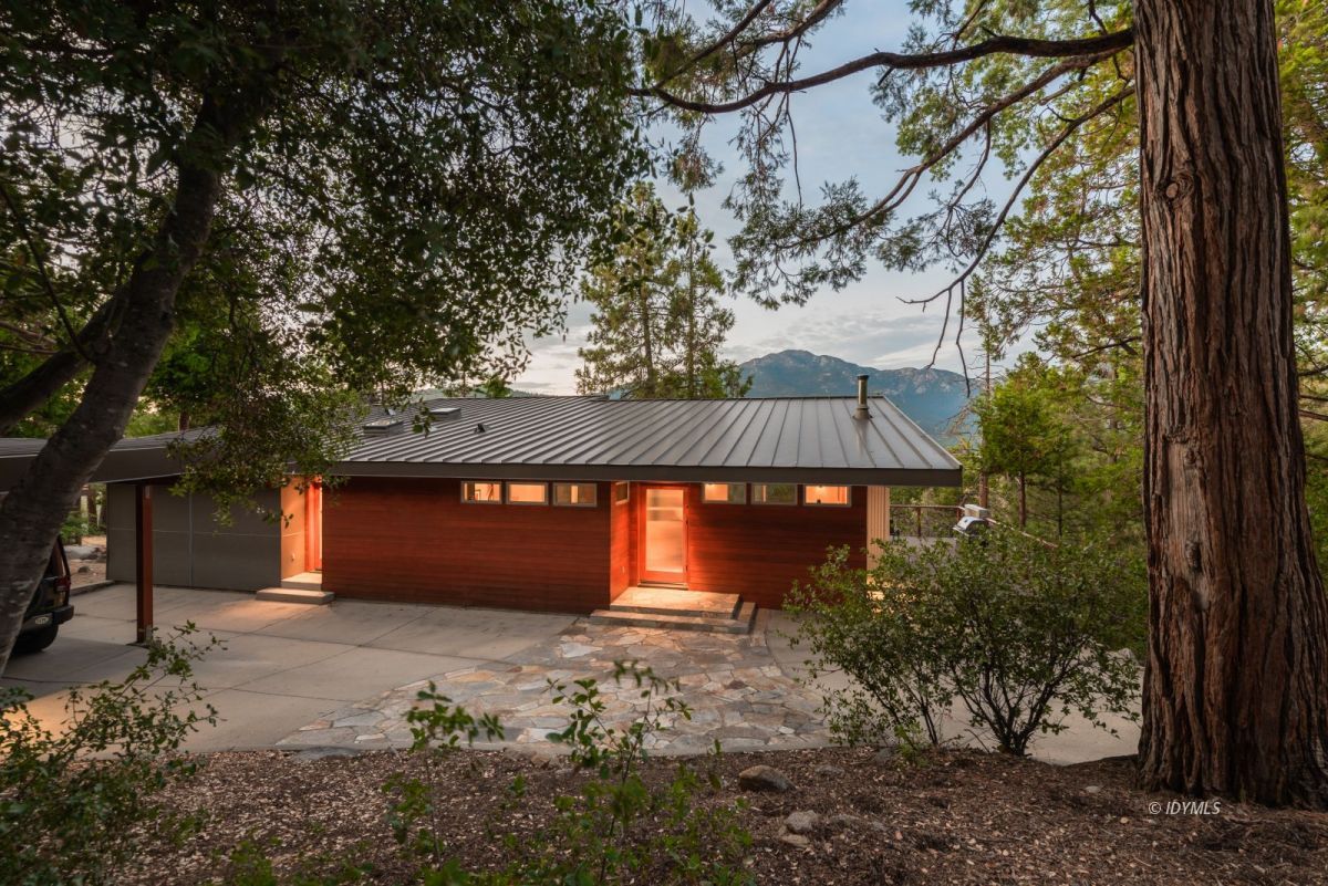 52522 Double View Drive Idyllwild, CA 92549 - Photo 68 of 72 a front view of a house with a yard and garage
