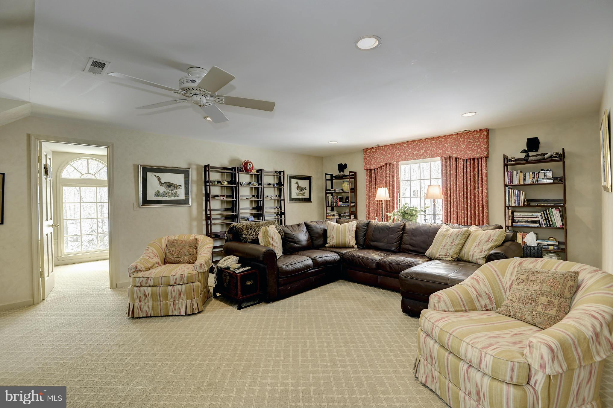 10116 Iron Gate Road Potomac, MD 20854 - Photo 16 of 30 Interior (General)