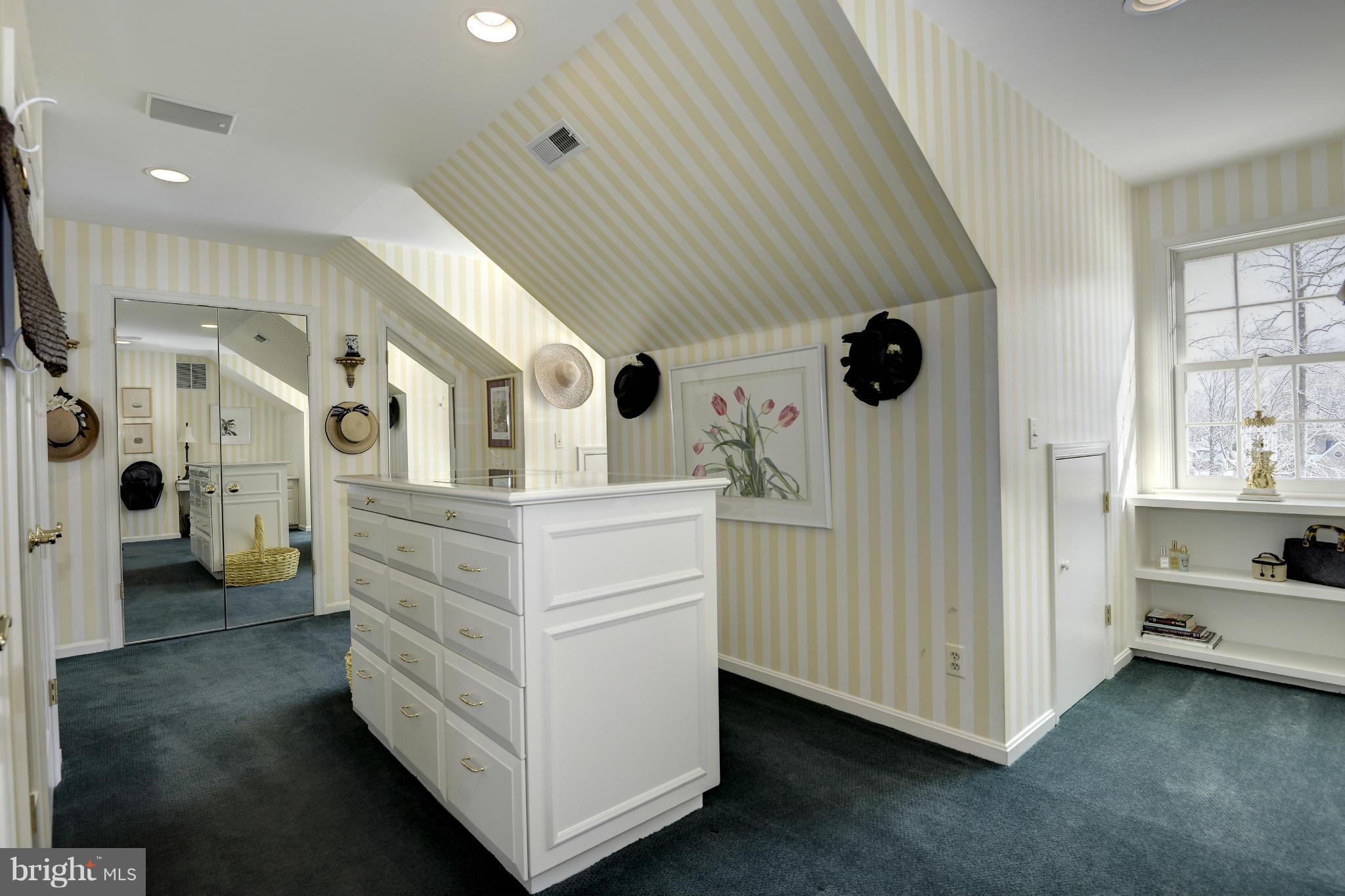 10116 Iron Gate Road Potomac, MD 20854 - Photo 21 of 30 Interior (General)