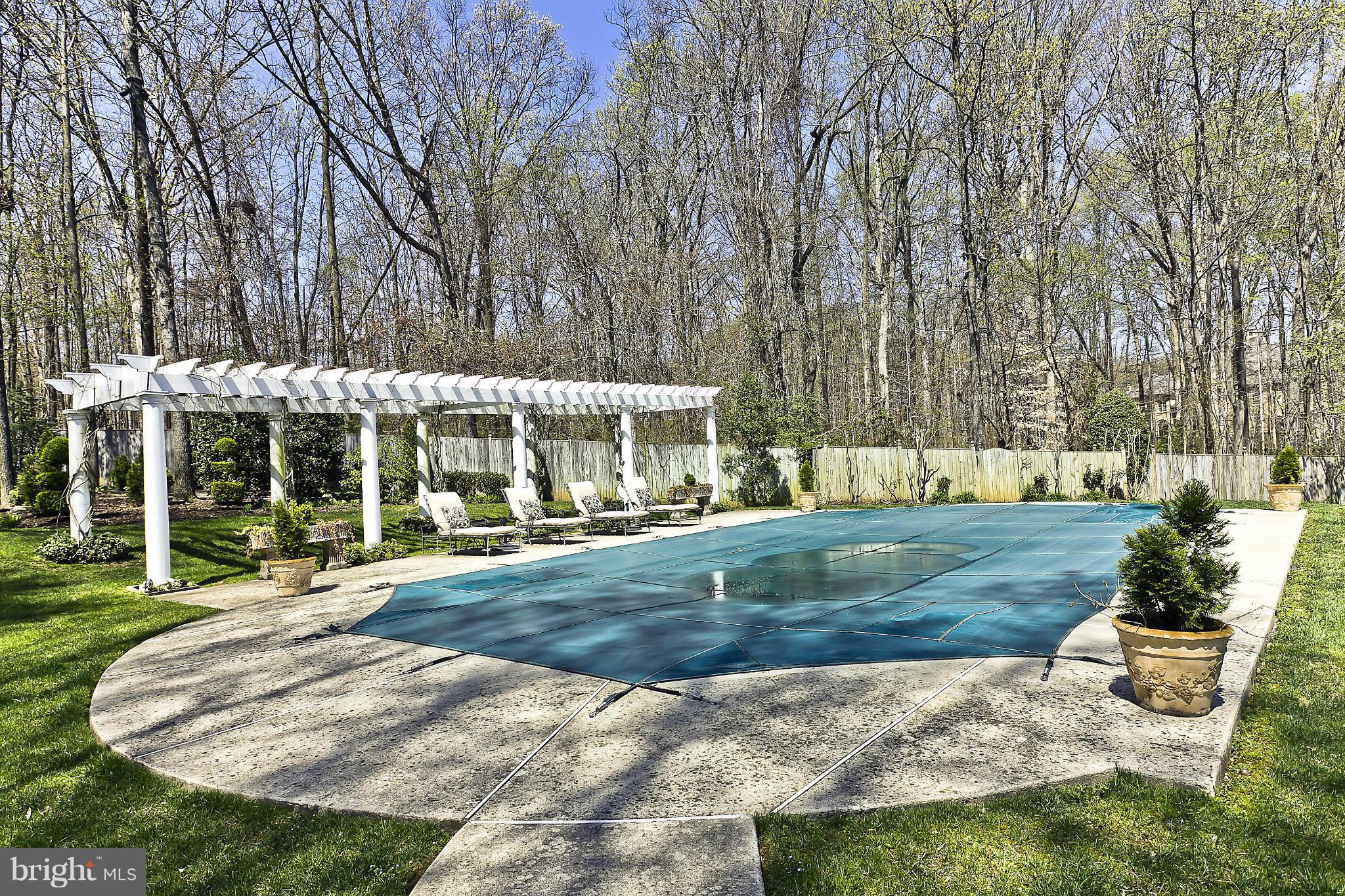 10116 Iron Gate Road Potomac, MD 20854 - Photo 4 of 30 Exterior (Front)