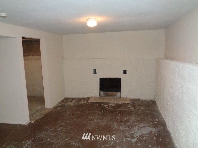 3017 Southeast 6th Street Renton, WA 98058 - Photo 9 of 10 Gallery Image 9