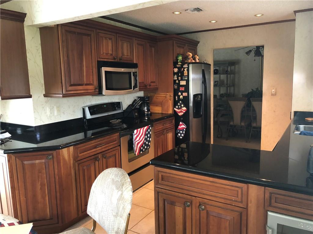 9137 Southwest 16th Road East Boca Raton, FL 33428 - Photo 3 of 13 Photo 3