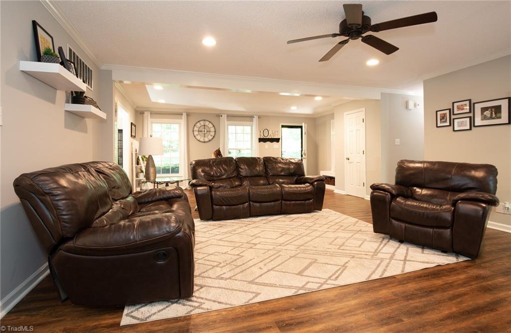 8308 Maloe Court Oak Ridge, NC 27310 - Photo 17 of 39 Living Room
