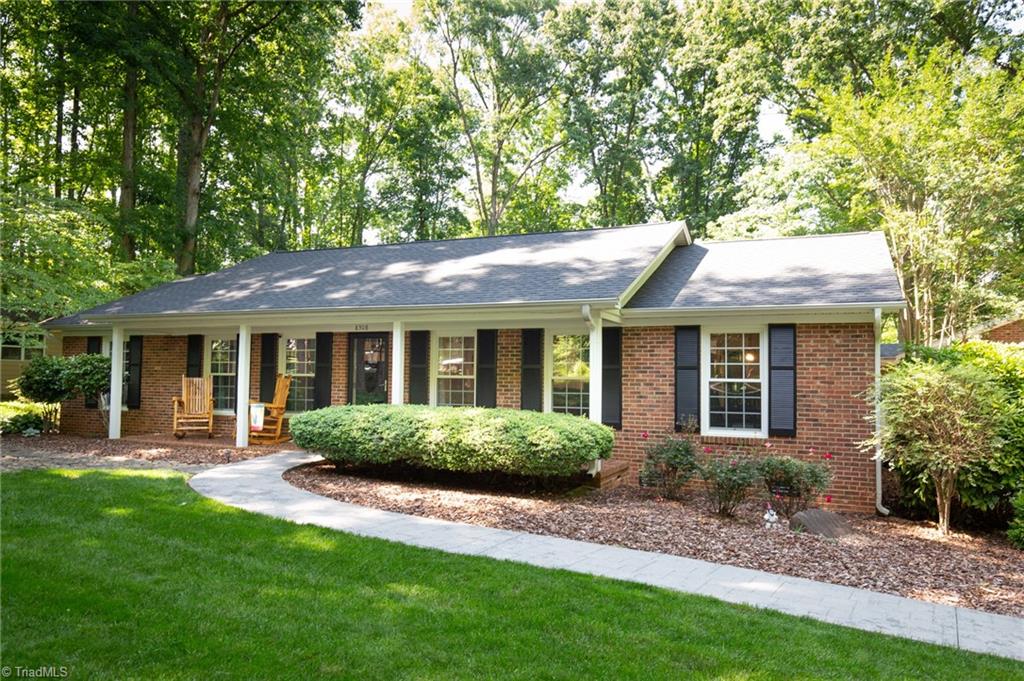 8308 Maloe Court Oak Ridge, NC 27310 - Photo 5 of 39