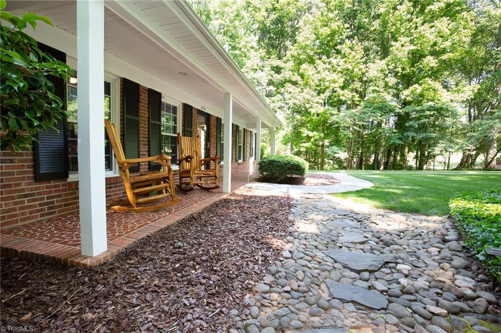 8308 Maloe Court Oak Ridge, NC 27310 - Photo 6 of 39