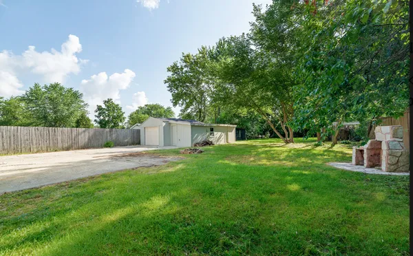 $3,400 | 519 North Park Street, Westmont, IL 60559
