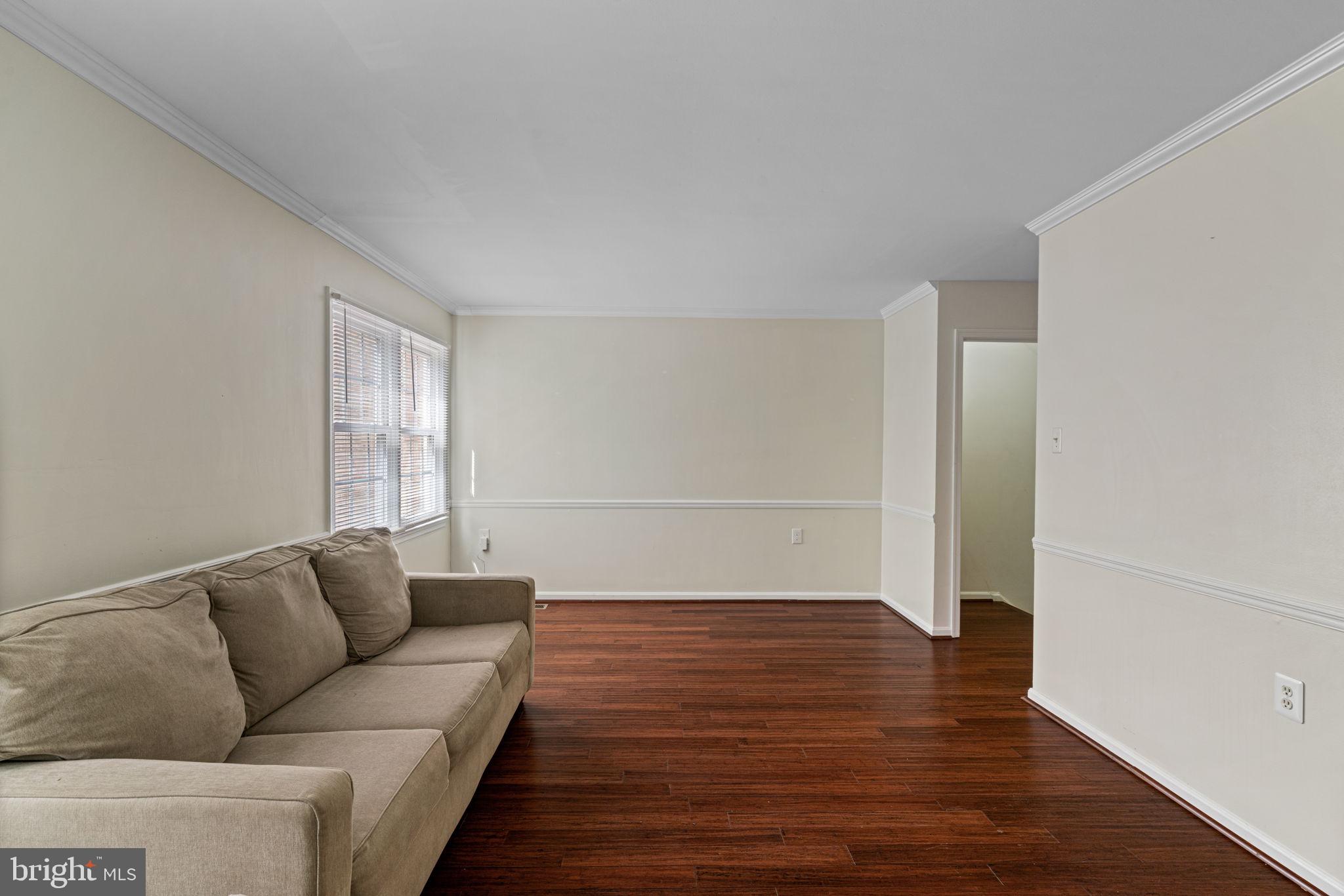 3019 Seminole Road Woodbridge, VA 22192 - Photo 8 of 39 Living Room