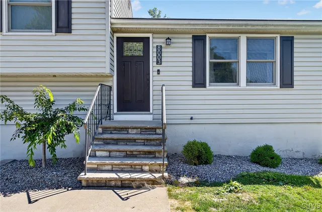 $2,850 | 8003 Bamm Hollow Road, Clay, NY 13041