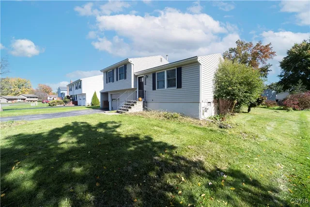 $2,850 | 8003 Bamm Hollow Road, Clay, NY 13041