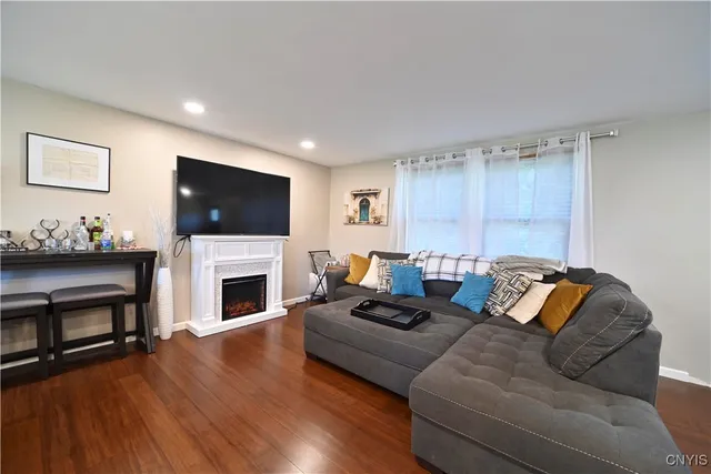 $2,850 | 8003 Bamm Hollow Road, Clay, NY 13041