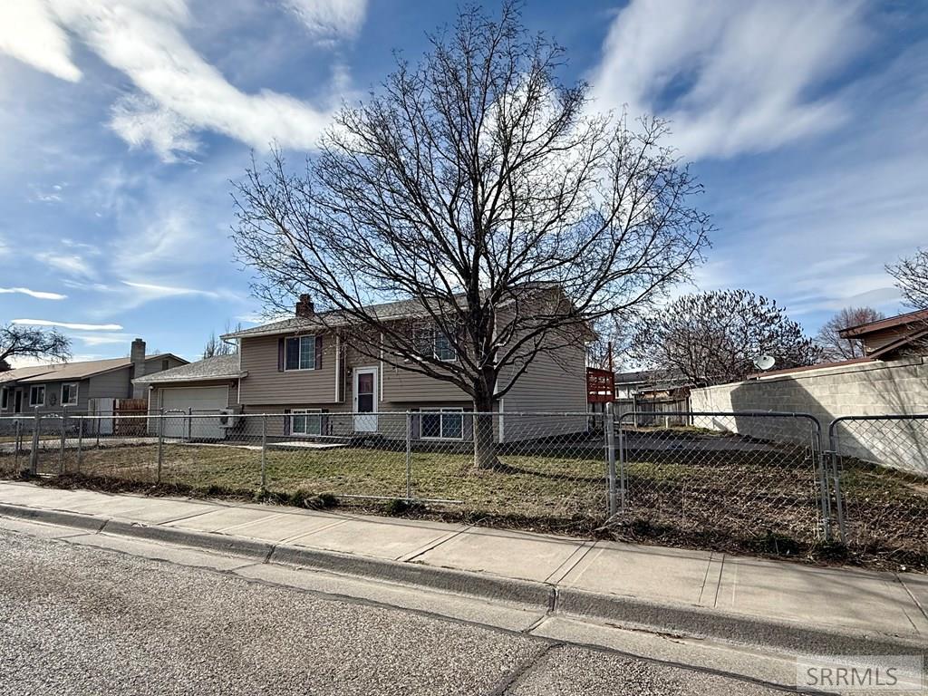 155 Hummingbird Lane Shelley, ID 83274 - Photo 3 of 47