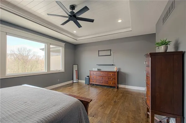 $950,000 | 2002 Foxtail Point, Kearney, MO 64060