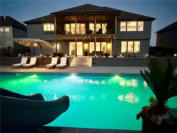 $950,000 | 2002 Foxtail Point, Kearney, MO 64060