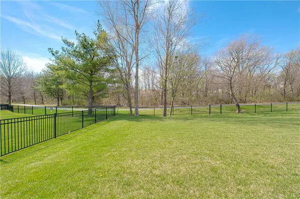 $950,000 | 2002 Foxtail Point, Kearney, MO 64060