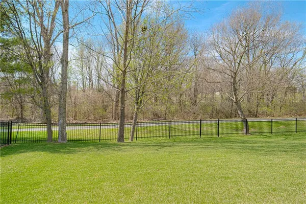 $950,000 | 2002 Foxtail Point, Kearney, MO 64060