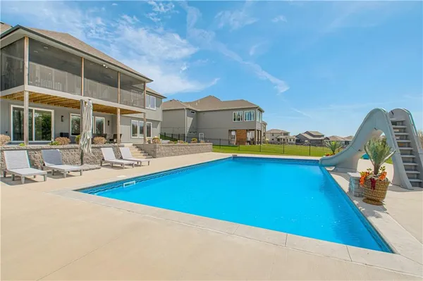 $950,000 | 2002 Foxtail Point, Kearney, MO 64060