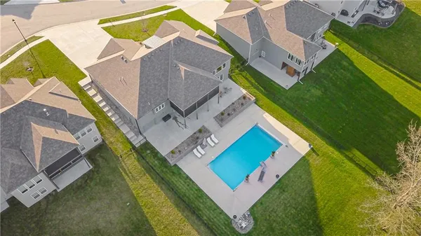 $950,000 | 2002 Foxtail Point, Kearney, MO 64060