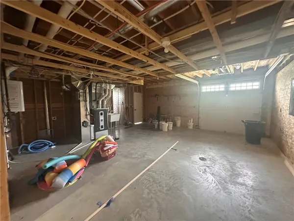 $950,000 | 2002 Foxtail Point, Kearney, MO 64060