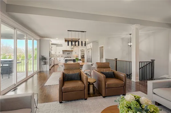 $950,000 | 2002 Foxtail Point, Kearney, MO 64060