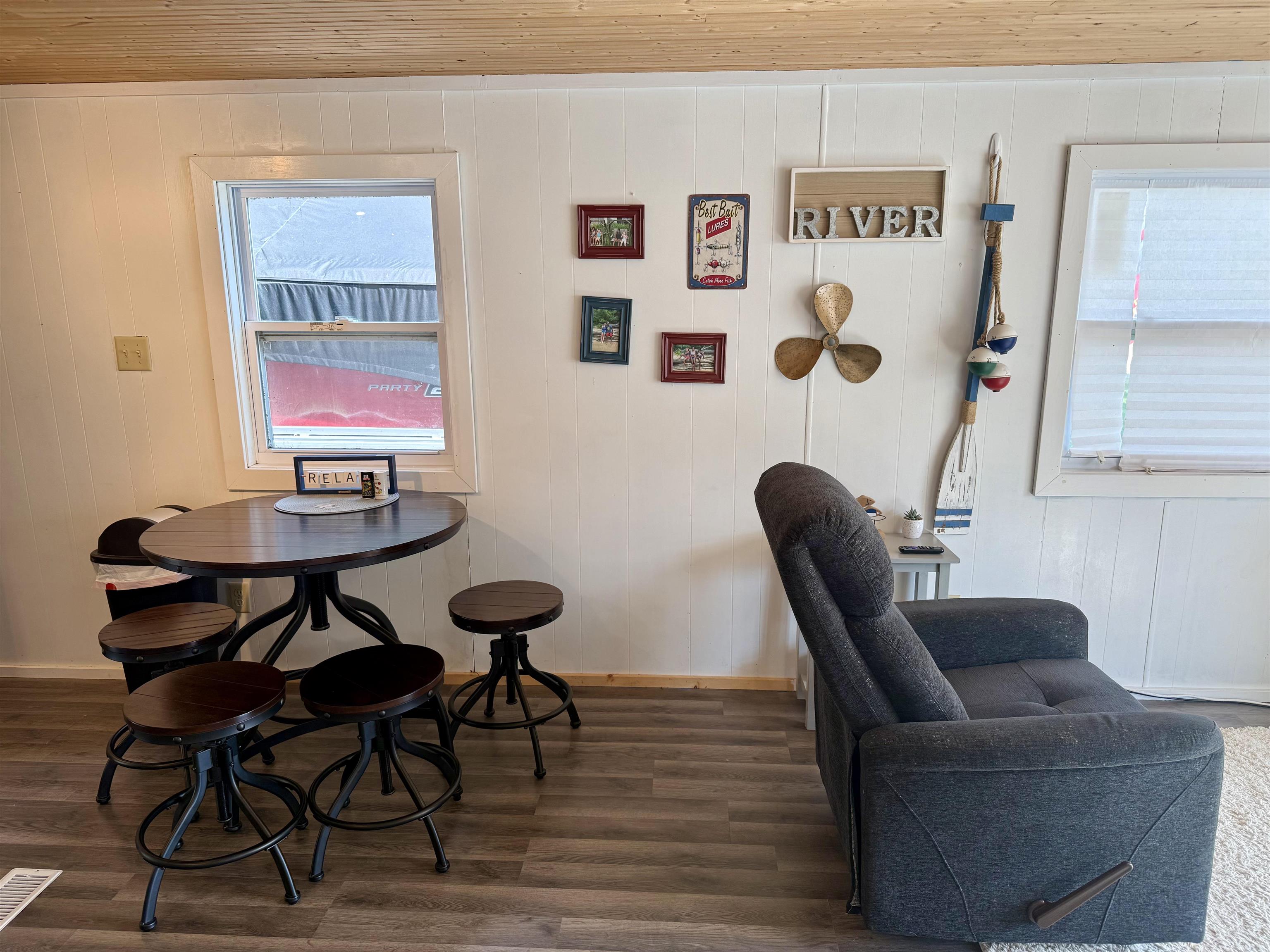 208 Hideaway Prairie du Chien, WI 53821 - Photo 7 of 21 Gallery Image 7