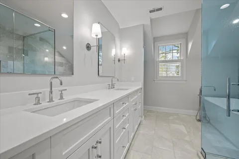 $1,750,000 | 129 Ravine Forest Drive, Lake Bluff, IL 60044