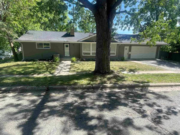 $329,900 | 114 East Henry Street, Flushing, MI 48433