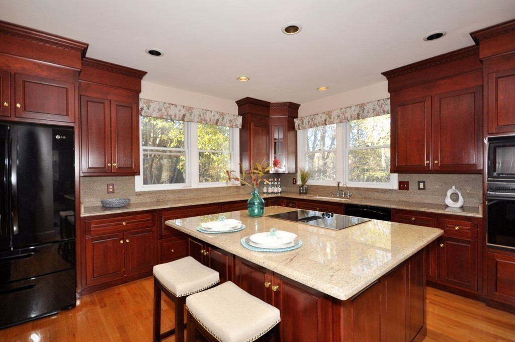 80 Longfellow Road Wellesley, MA 02481 - Photo 3 of 28