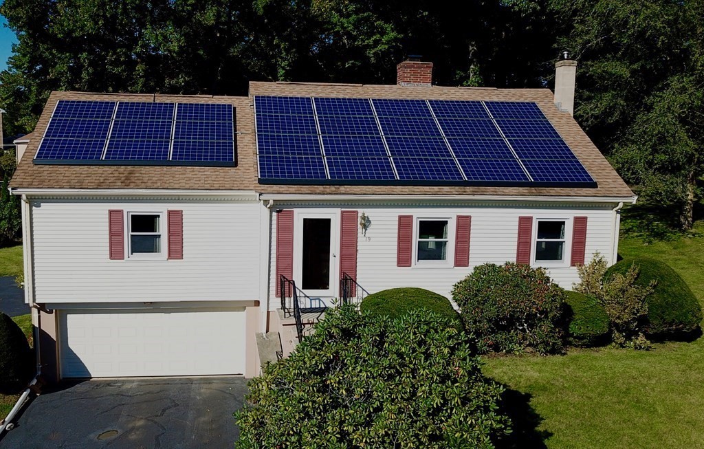 19 George Street Webster, MA 01570 - Photo 2 of 42 Gallery Image 2