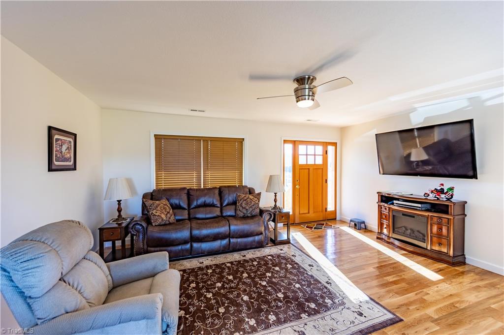 172 Wooten Road Sparta, NC 28675 - Photo 4 of 41 Gallery Image 4
