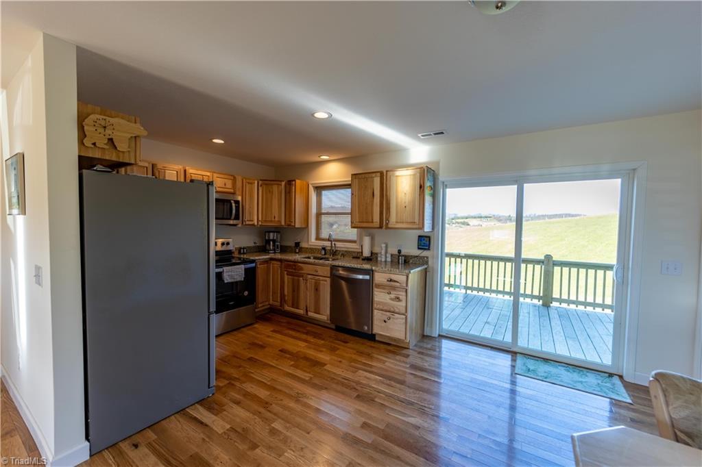 172 Wooten Road Sparta, NC 28675 - Photo 8 of 41 Gallery Image 8