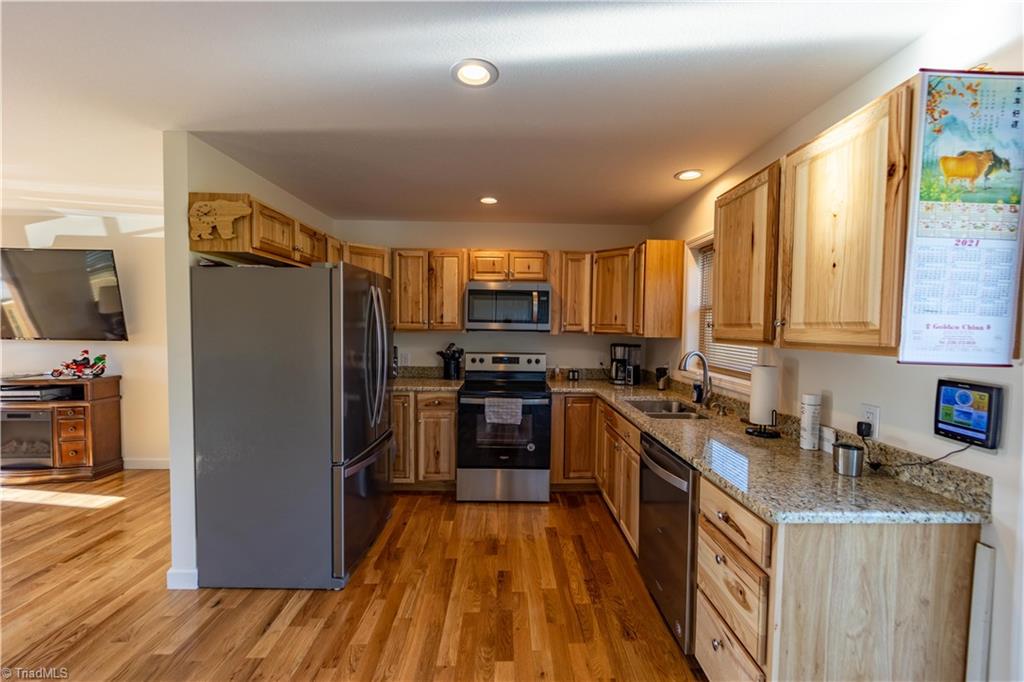172 Wooten Road Sparta, NC 28675 - Photo 9 of 41 Gallery Image 9
