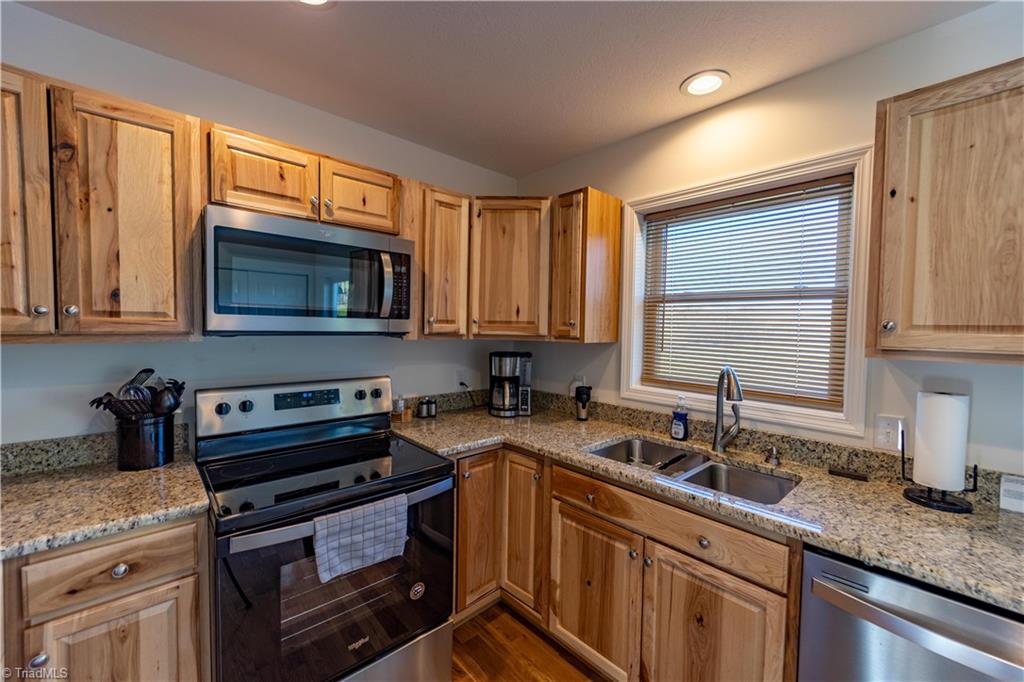 172 Wooten Road Sparta, NC 28675 - Photo 10 of 41 Gallery Image 10