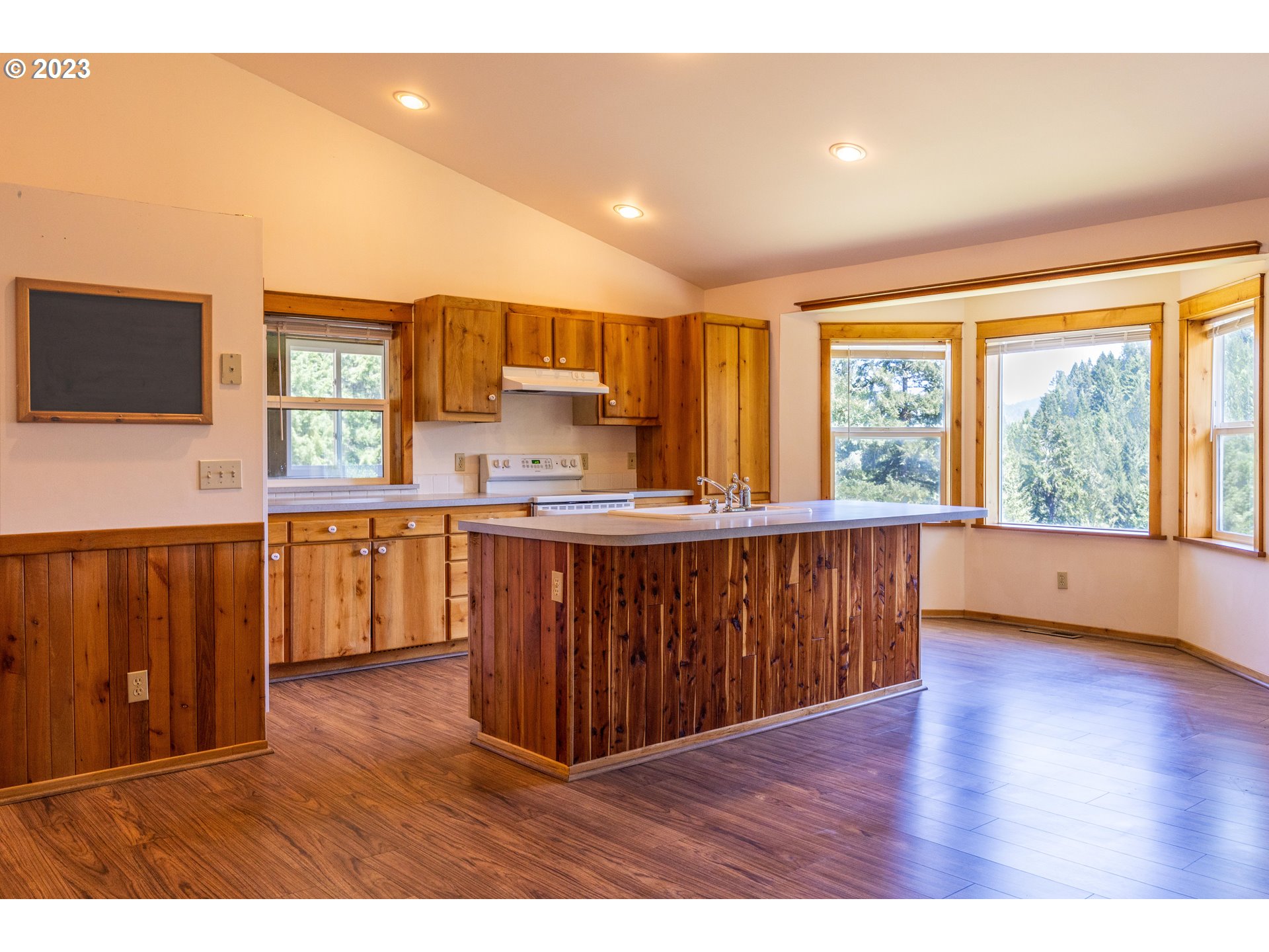 84978 Battle Creek Road Eugene, OR 97402 - Photo 32 of 47