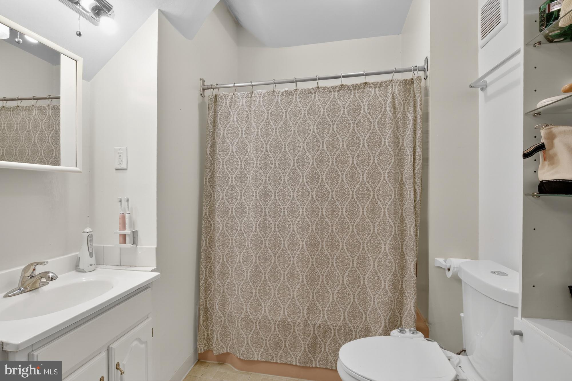 350 Green Lane Philadelphia, PA 19128 - Photo 27 of 48