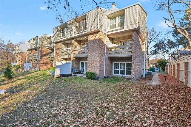 $219,999 | 8550 Fair Oaks Crossing, Unit 116, Dallas, TX 75243