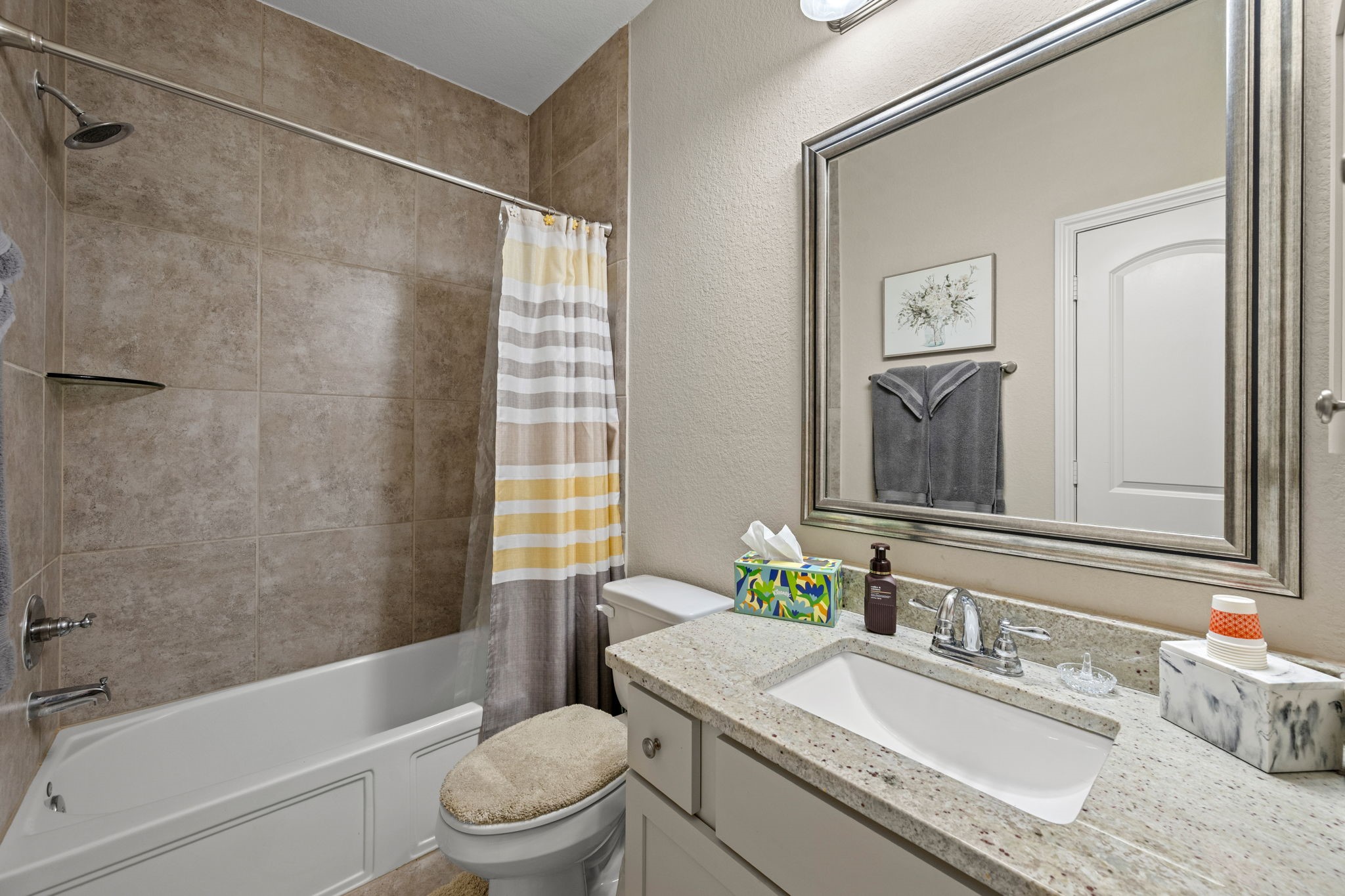 25330 Fallen Acorn Court Porter, TX 77365 - Photo 19 of 31 Secondary Bathroom that is a jack and jill set up.