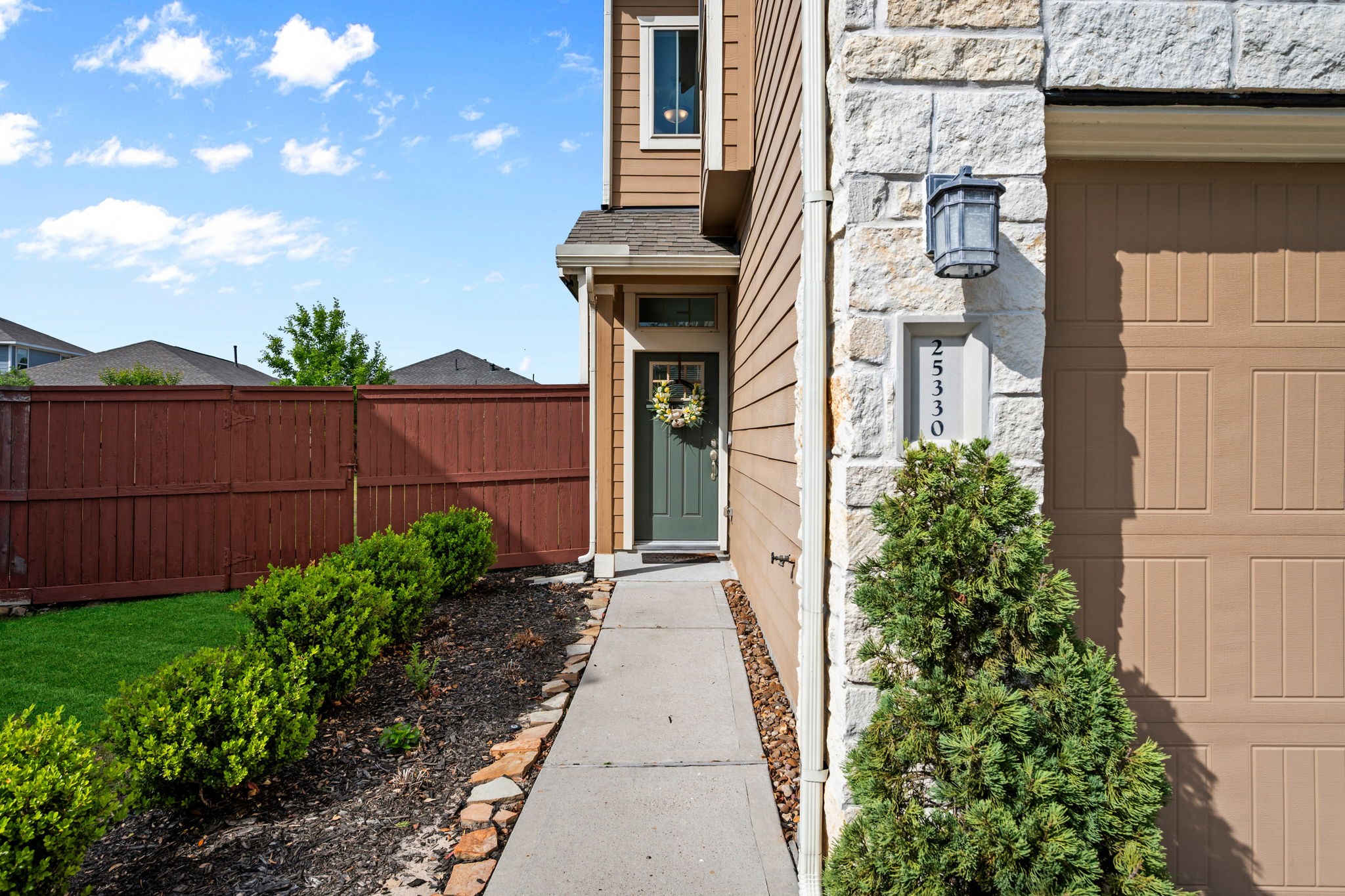 25330 Fallen Acorn Court Porter, TX 77365 - Photo 25 of 31 Townhome Section is small and in a Cul De Sac with additional Parking available.