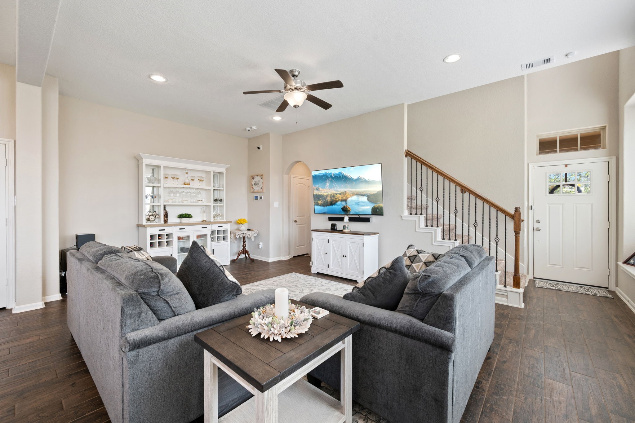 25330 Fallen Acorn Court Porter, TX 77365 - Photo 2 of 31 Large Living and Kitchen area.