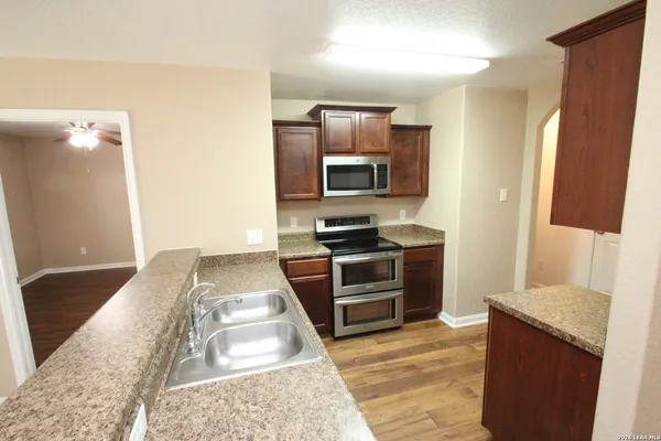 $1,550 | 3903 Southern Field, San Antonio, TX 78222