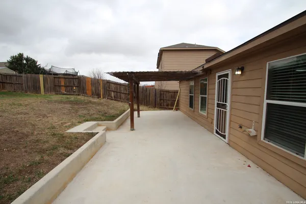 $1,550 | 3903 Southern Field, San Antonio, TX 78222