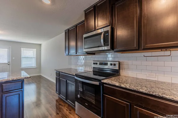 $2,250 | 2918 Lindenwood Run, San Antonio, TX 78245