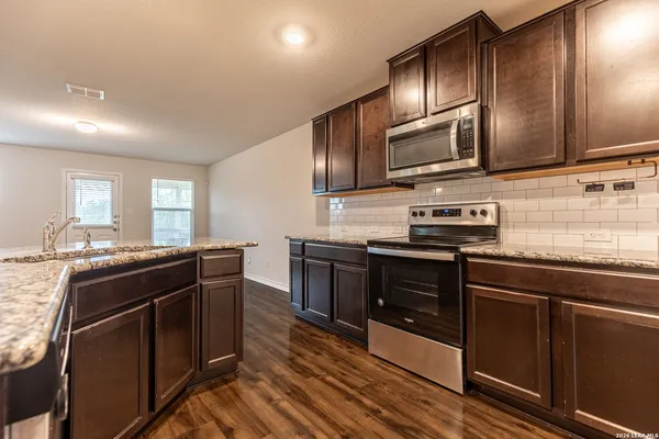 $2,250 | 2918 Lindenwood Run, San Antonio, TX 78245