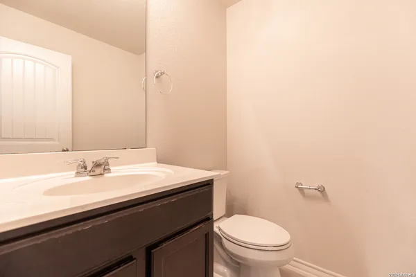$2,250 | 2918 Lindenwood Run, San Antonio, TX 78245