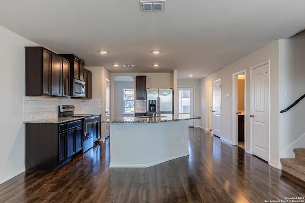 $2,250 | 2918 Lindenwood Run, San Antonio, TX 78245